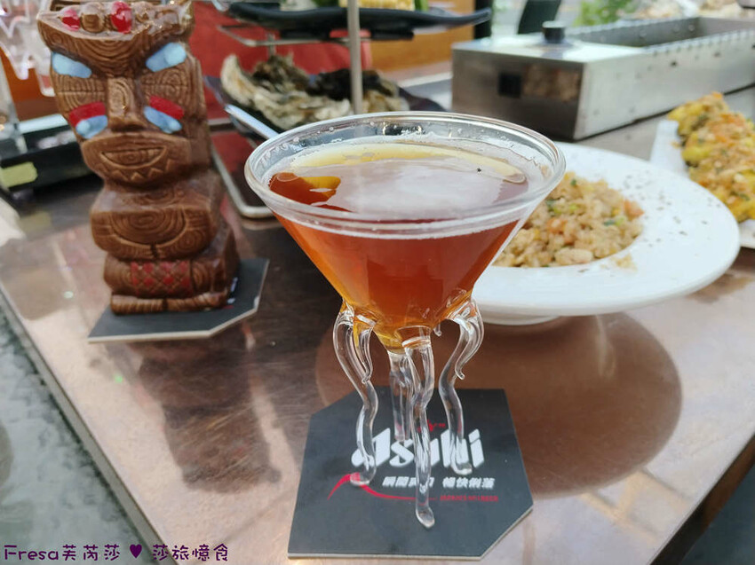 台南市安平區台南燒烤【請上桌-國際港灣 】海鮮蒸籠熱炒超澎派!自動旋轉燒烤輕鬆聊天.賞月吹海風太悠閒│假日現場演唱│