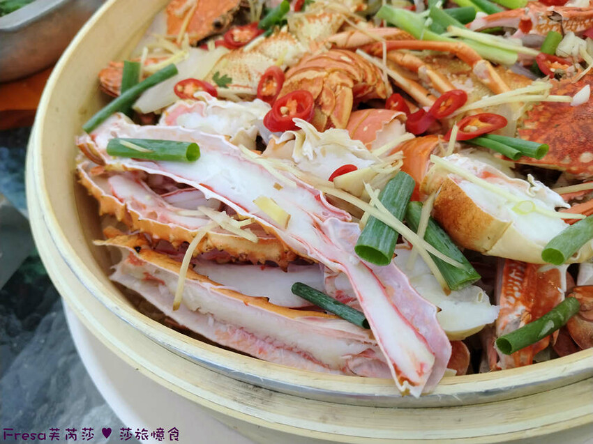 台南市安平區台南燒烤【請上桌-國際港灣 】海鮮蒸籠熱炒超澎派!自動旋轉燒烤輕鬆聊天.賞月吹海風太悠閒│假日現場演唱│