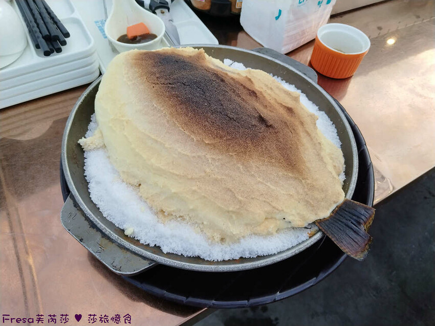 台南市安平區台南燒烤【請上桌-國際港灣 】海鮮蒸籠熱炒超澎派!自動旋轉燒烤輕鬆聊天.賞月吹海風太悠閒│假日現場演唱│