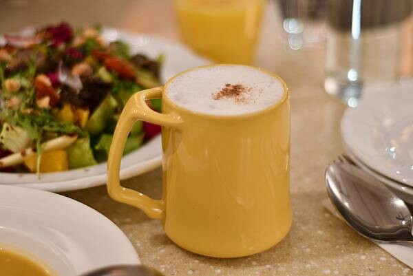 台南必訪質感蔬食餐廳「自然熟」!多款素食選擇滿足全素與蛋奶素需求。