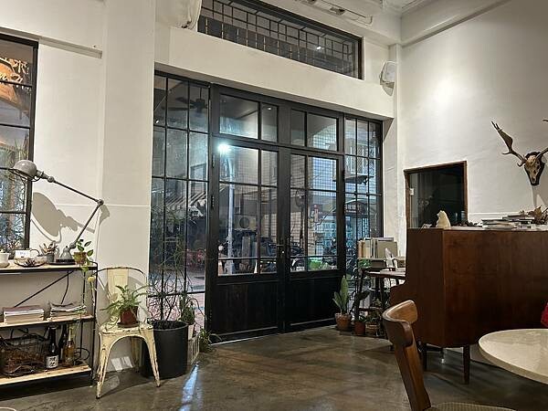 台南必訪質感蔬食餐廳「自然熟」!多款素食選擇滿足全素與蛋奶素需求。