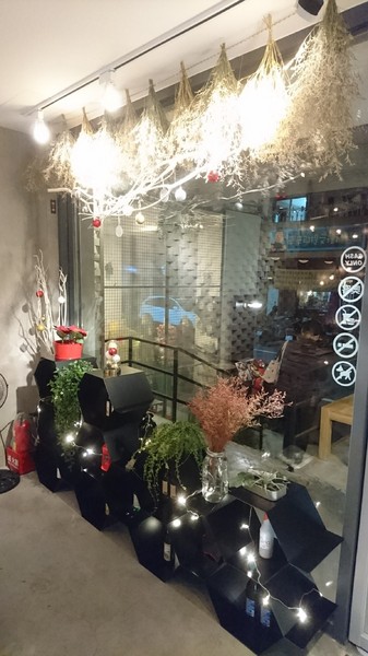 KATZ Fusion Restaurant 卡司複合式餐廳 高雄文化中心店:高雄~KATZ Fusion Restaurant 卡司複合式餐廳~起司炸雞超多汁~工業風舒適裝潢~聚餐的好去處~