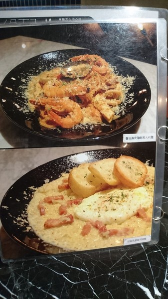 KATZ Fusion Restaurant 卡司複合式餐廳 高雄文化中心店:高雄~KATZ Fusion Restaurant 卡司複合式餐廳~起司炸雞超多汁~工業風舒適裝潢~聚餐的好去處~