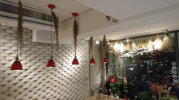 KATZ Fusion Restaurant 卡司複合式餐廳 高雄文化中心店:高雄~KATZ Fusion Restaurant 卡司複合式餐廳~起司炸雞超多汁~工業風舒適裝潢~聚餐的好去處~