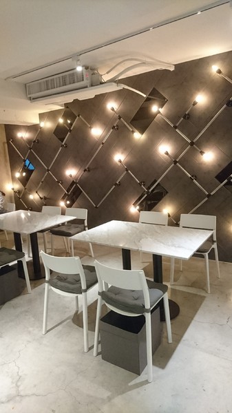 KATZ Fusion Restaurant 卡司複合式餐廳 高雄文化中心店:高雄~KATZ Fusion Restaurant 卡司複合式餐廳~起司炸雞超多汁~工業風舒適裝潢~聚餐的好去處~