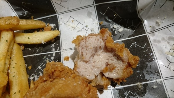 KATZ Fusion Restaurant 卡司複合式餐廳 高雄文化中心店:高雄~KATZ Fusion Restaurant 卡司複合式餐廳~起司炸雞超多汁~工業風舒適裝潢~聚餐的好去處~