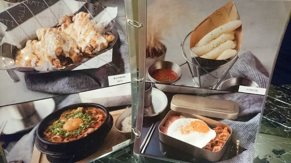 KATZ Fusion Restaurant 卡司複合式餐廳 高雄文化中心店:高雄~KATZ Fusion Restaurant 卡司複合式餐廳~起司炸雞超多汁~工業風舒適裝潢~聚餐的好去處~