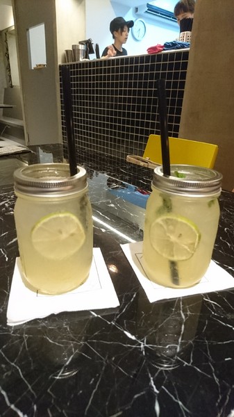 KATZ Fusion Restaurant 卡司複合式餐廳 高雄文化中心店:高雄~KATZ Fusion Restaurant 卡司複合式餐廳~起司炸雞超多汁~工業風舒適裝潢~聚餐的好去處~