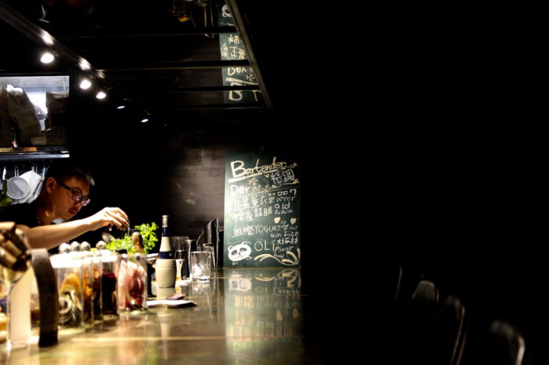 [新北]新店大坪林站Olí西班牙餐酒館 慶生聚餐推薦 調酒與餐點讓人為之驚艷