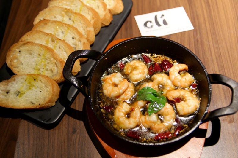 [新北]新店大坪林站Olí西班牙餐酒館 慶生聚餐推薦 調酒與餐點讓人為之驚艷