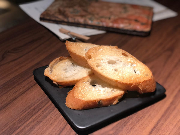 (大坪林)超低調!藏身捷運對面巷弄民宅~ 超美味歐風餐酒館從開胃菜到甜點樣樣超驚豔-Olí