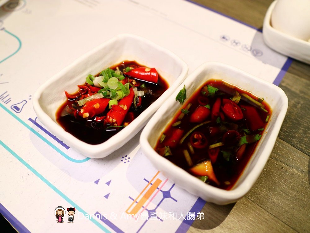 《新竹美食 》石研室。石頭火鍋。啤酒麻油雞。文青工業風。IG打卡好拍照︱市區北大路火鍋推薦（影片）