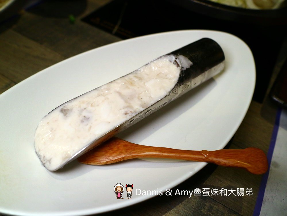 《新竹美食 》石研室。石頭火鍋。啤酒麻油雞。文青工業風。IG打卡好拍照︱市區北大路火鍋推薦（影片）