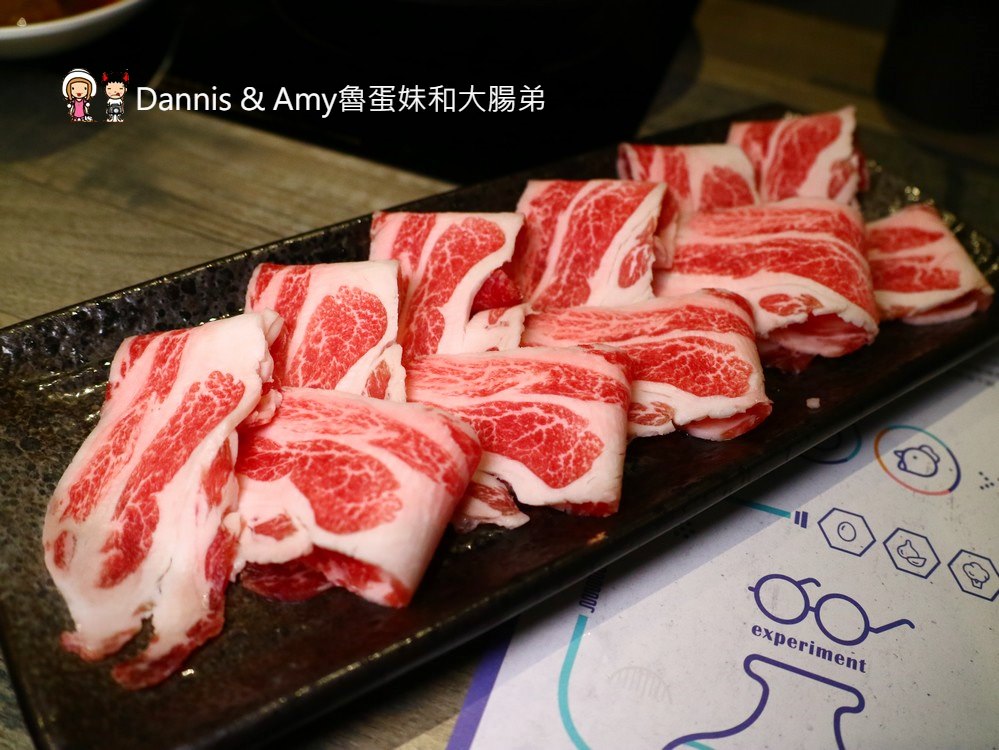 《新竹美食 》石研室。石頭火鍋。啤酒麻油雞。文青工業風。IG打卡好拍照︱市區北大路火鍋推薦（影片）