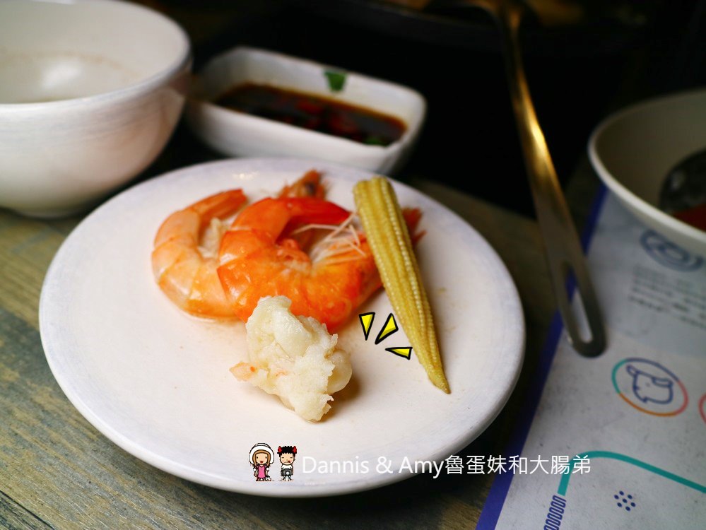 《新竹美食 》石研室。石頭火鍋。啤酒麻油雞。文青工業風。IG打卡好拍照︱市區北大路火鍋推薦（影片）