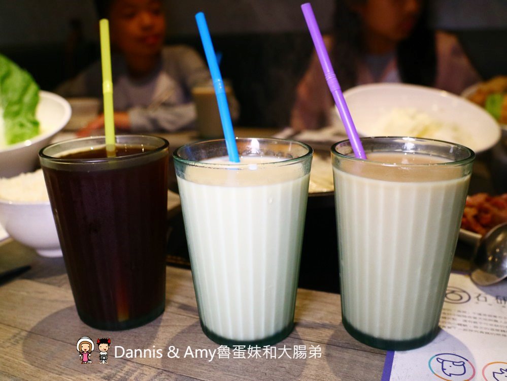 《新竹美食 》石研室。石頭火鍋。啤酒麻油雞。文青工業風。IG打卡好拍照︱市區北大路火鍋推薦（影片）