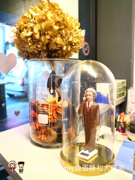 《新竹美食 》石研室。石頭火鍋。啤酒麻油雞。文青工業風。IG打卡好拍照︱市區北大路火鍋推薦（影片）