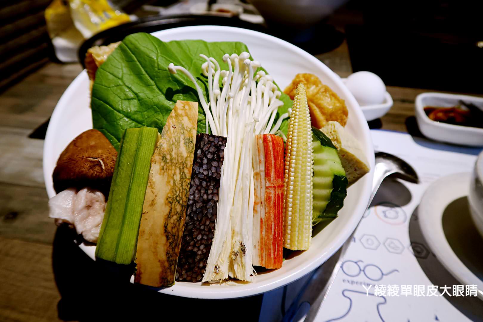 新竹超人氣石頭火鍋推薦!《石研室》文青工業風的實驗室主題餐廳