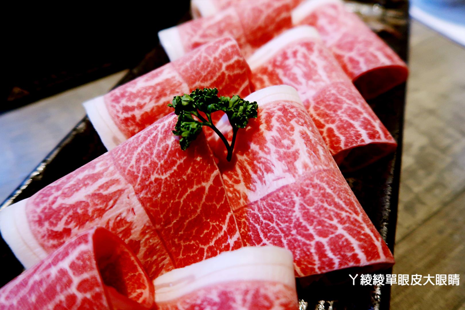 新竹超人氣石頭火鍋推薦！《石研室》文青工業風的實驗室主題餐廳