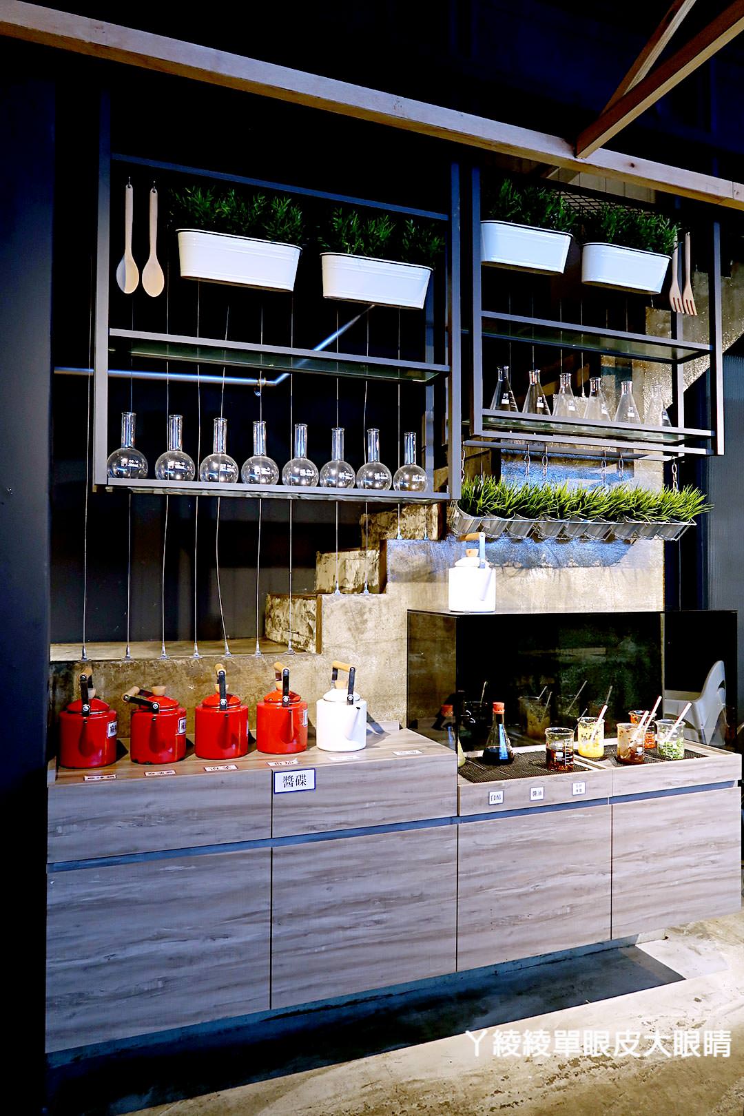 新竹超人氣石頭火鍋推薦！《石研室》文青工業風的實驗室主題餐廳