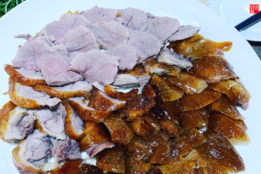 台中北屯美食／金磚柴火火焰烤鴨松竹店一鴨11吃！北京全聚德烤鴨技法不輸蘭城晶英　招牌櫻桃片皮鴨必點　