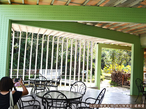 紙教堂33-造型棚架區內部