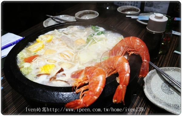 滿溢No.2石頭火鍋、韓式燒肉吧：《新竹火鍋》傳承50年沙茶火鍋\古早精緻的鍋品\與朋友幸福滿溢聚餐在『滿溢No.2石頭火鍋、韓式燒肉吧（新竹）』