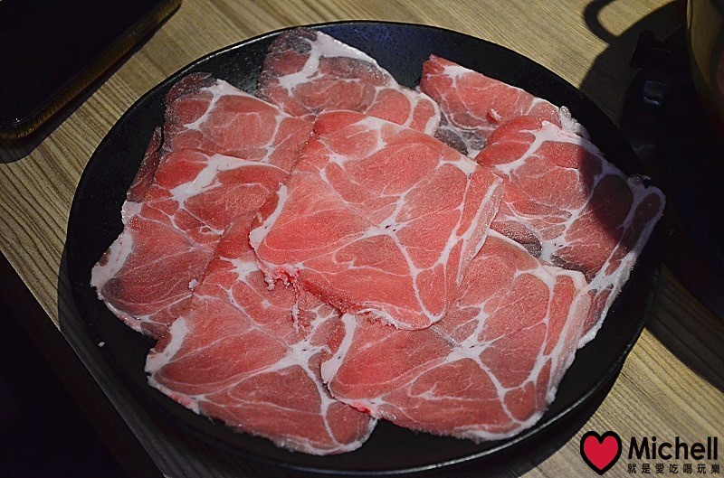 肉多多火鍋(大安信義店)