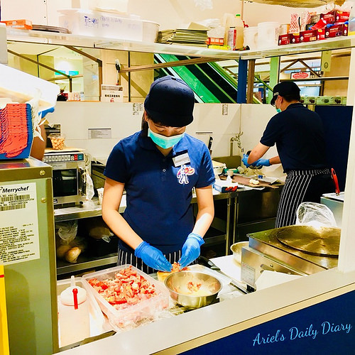 【台南美食】期間限定快閃店 ★ Captain Lobster ★ 塞好塞滿龍蝦堡2017/10/13~2018/01/02只在新光三越西門店