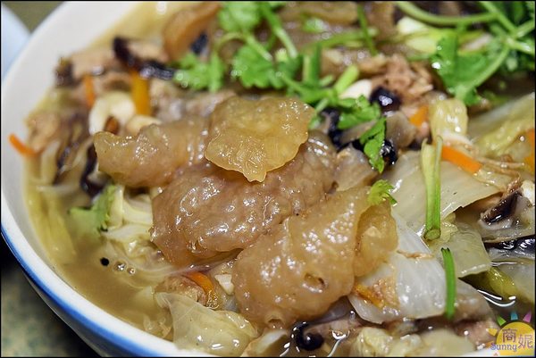 阿東師美食特區：台中平價熱炒。阿東師。每日現炒餐廳菜色百元價位一點利黃昏市場超人氣熱炒主婦最愛!