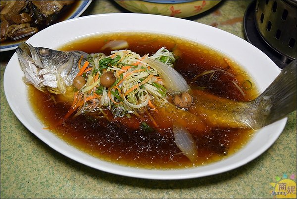 阿東師美食特區：台中平價熱炒。阿東師。每日現炒餐廳菜色百元價位一點利黃昏市場超人氣熱炒主婦最愛!