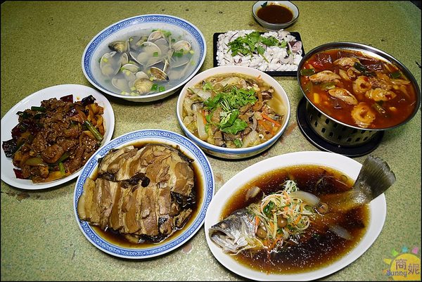 阿東師美食特區：台中平價熱炒。阿東師。每日現炒餐廳菜色百元價位一點利黃昏市場超人氣熱炒主婦最愛!