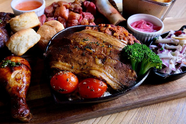 21617924_1567072933313687_8502414999322277947_n