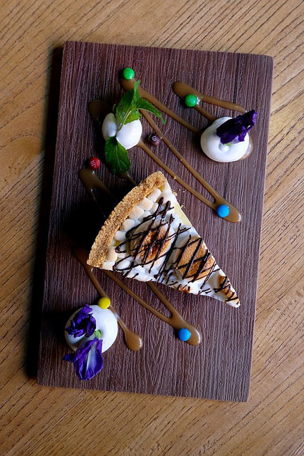 21557821_1567073196646994_3660843355945270586_n