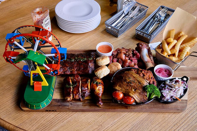 21616427_1567073029980344_8151439741716992413_n