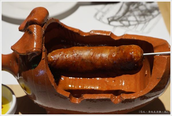 荳牛柴燒牛排餐廳-32-地獄火焰燒自製辣香腸.JPG