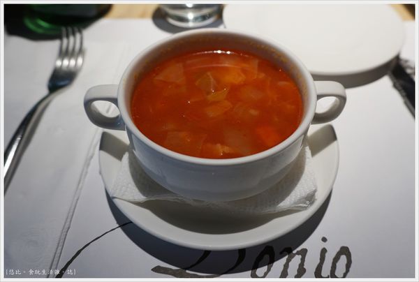 荳牛柴燒牛排餐廳-20-番茄蔬菜湯.JPG