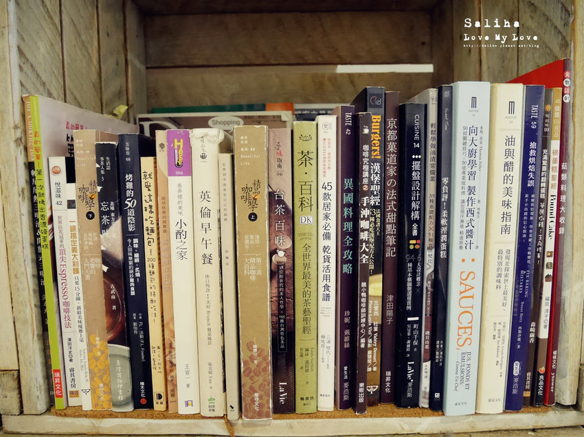 台北大安區六張犁站休習日Z Day Cafe適合看書用電腦的咖啡廳wifi插座 (1)