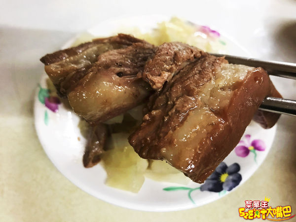 【台中豐原超人氣爌肉飯推薦】魯肉賴菜單價位大公開!在地人推薦隱藏版超霸氣爌肉飯~台中廟東夜市美食小吃旅遊景點推薦。