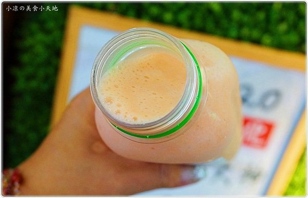 30鮮the juice沙冰果汁：台中西屯』30鮮 the Juice沙冰果汁║逢甲必喝木瓜牛奶。全新進化版，木瓜大神香醇濃好好喝啊！