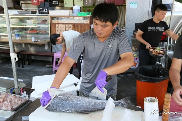 関ヶ原:【台南美食】漁港鮮貨每日現場販售!現切生魚片,丼飯、握壽司平價美味:関ヶ原