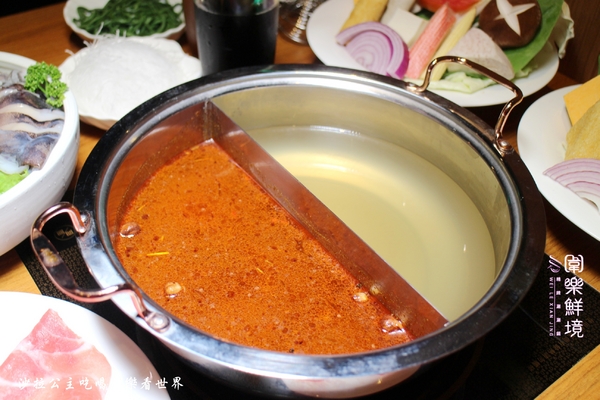 圍樂鮮境涮涮鍋：新店火鍋『圍樂鮮境涮涮鍋』捷運大坪林站/豪華雙人海鮮餐送10盎司肉片