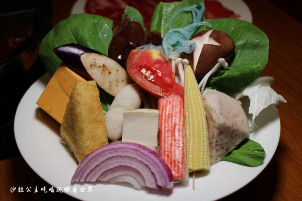 圍樂鮮境涮涮鍋：新店火鍋『圍樂鮮境涮涮鍋』捷運大坪林站/豪華雙人海鮮餐送10盎司肉片