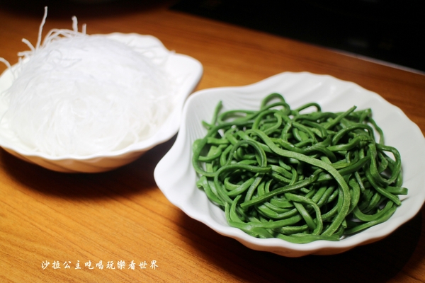 圍樂鮮境涮涮鍋：新店火鍋『圍樂鮮境涮涮鍋』捷運大坪林站/豪華雙人海鮮餐送10盎司肉片