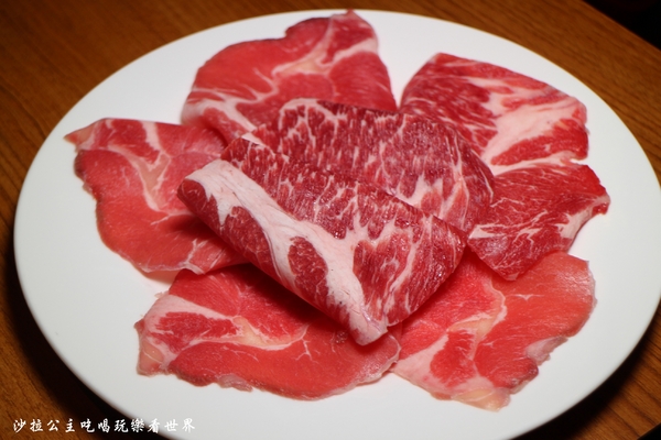 圍樂鮮境涮涮鍋：新店火鍋『圍樂鮮境涮涮鍋』捷運大坪林站/豪華雙人海鮮餐送10盎司肉片
