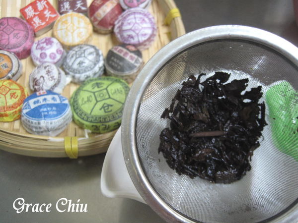 普洱小陀茶 紅海棠 伴手禮店 迪化街 大稻埕 普洱茶 茶餅 茶磚 茶沱