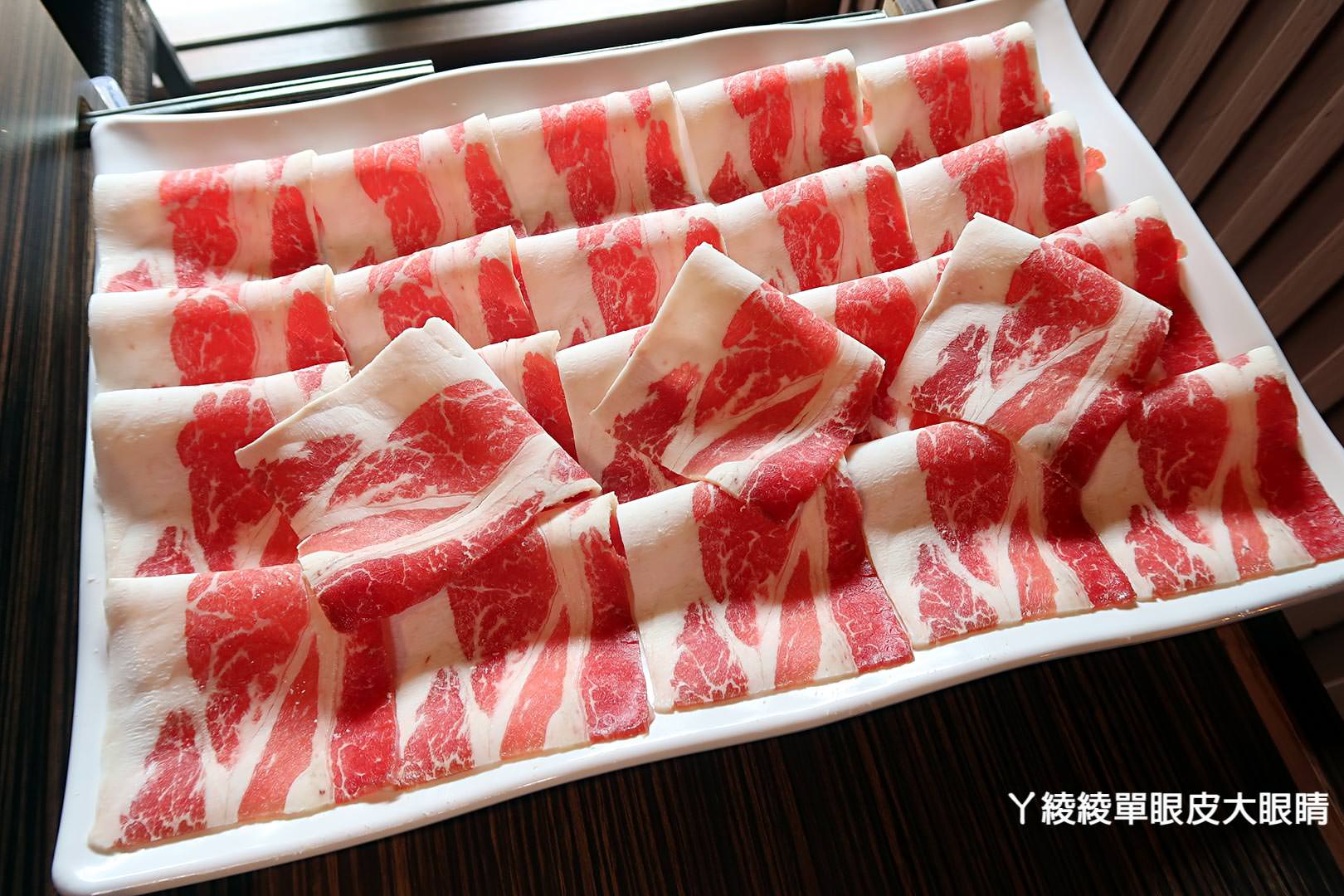 苗栗竹南頭份好吃火鍋推薦!尚順廣場《開鍋精緻涮涮鍋》獨家麻辣湯頭順口不傷胃、菜盤換成大肉盤