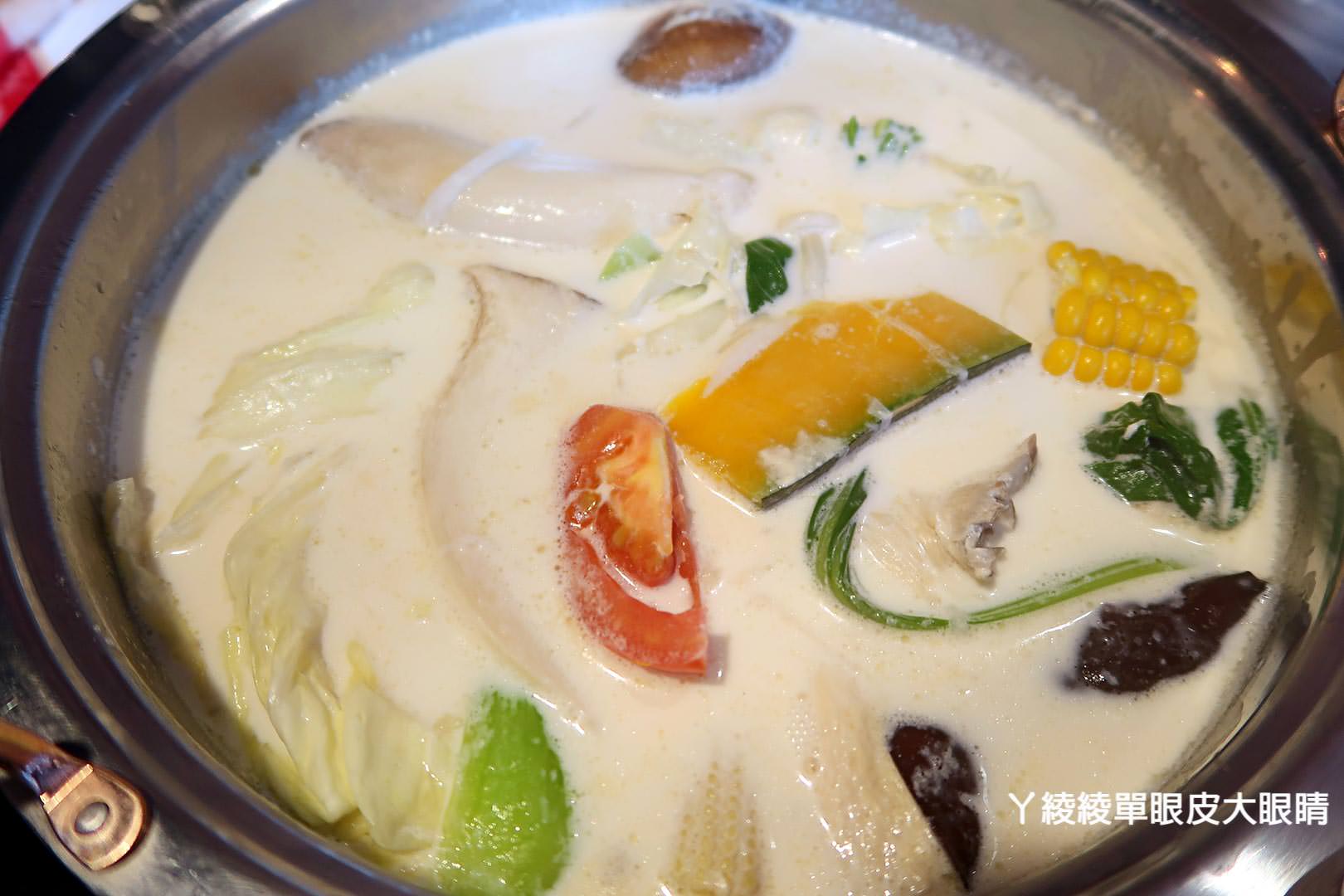 苗栗竹南頭份好吃火鍋推薦!尚順廣場《開鍋精緻涮涮鍋》獨家麻辣湯頭順口不傷胃、菜盤換成大肉盤