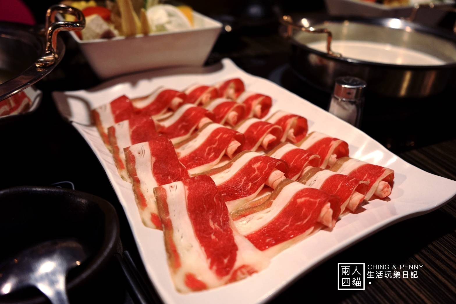 【苗栗|美食】 菜盤可換肉!頭份大肉盤火鍋 開鍋精緻刷刷鍋 (含菜單) 大推牛奶鍋底超香濃