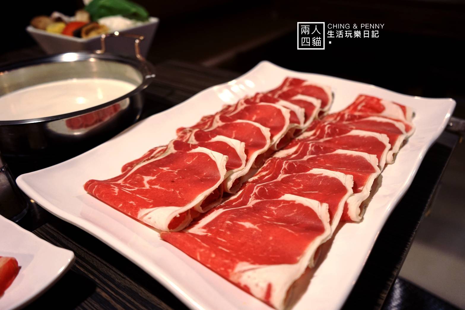 【苗栗|美食】 菜盤可換肉!頭份大肉盤火鍋 開鍋精緻刷刷鍋 (含菜單) 大推牛奶鍋底超香濃